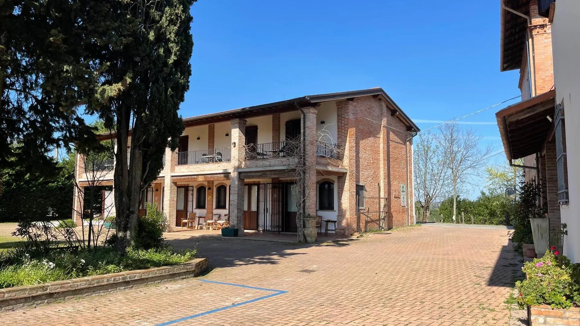 Il Ghiandolino Villa Imola Italy